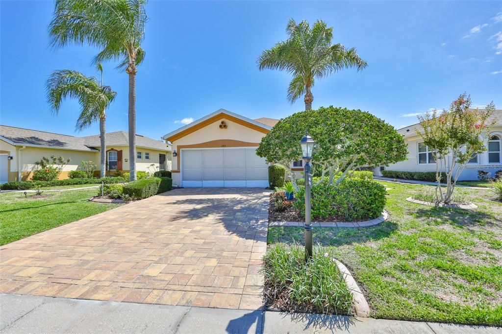 For Sale: $400,000 (2 beds, 2 baths, 1471 Square Feet)