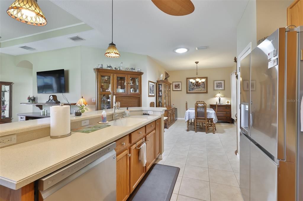 For Sale: $400,000 (2 beds, 2 baths, 1471 Square Feet)