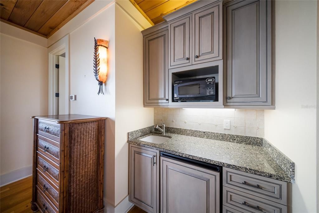 For Sale: $5,495,000 (4 beds, 4 baths, 4007 Square Feet)