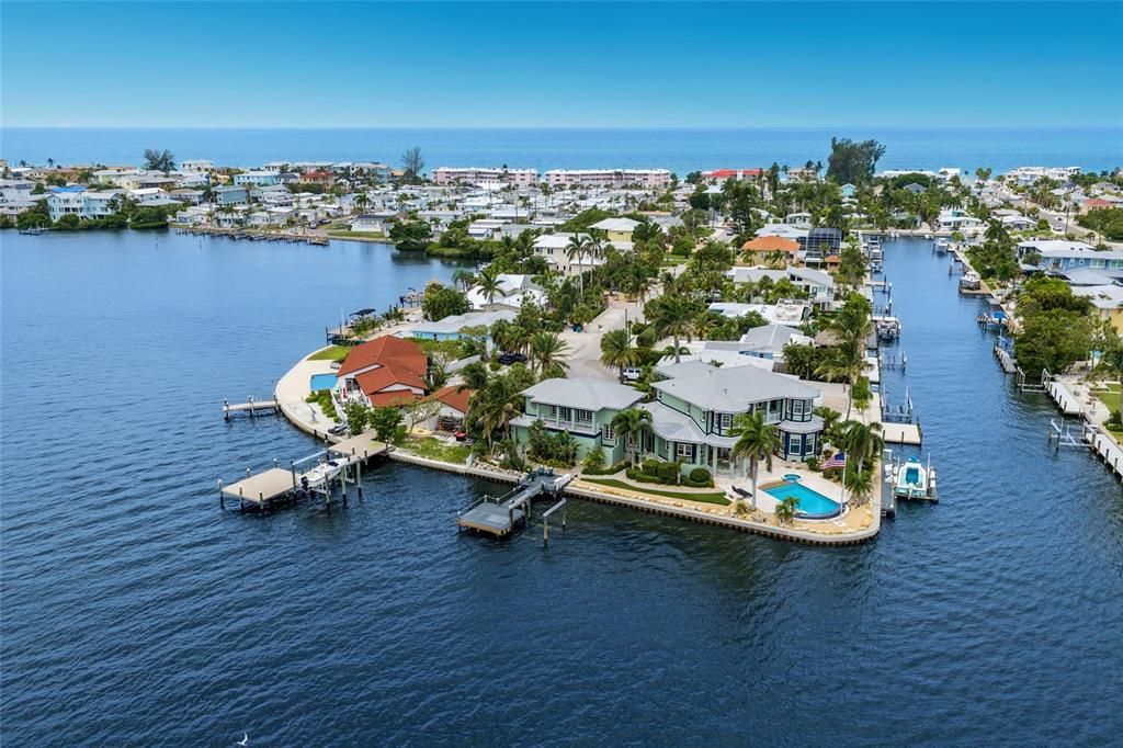 For Sale: $5,495,000 (4 beds, 4 baths, 4007 Square Feet)