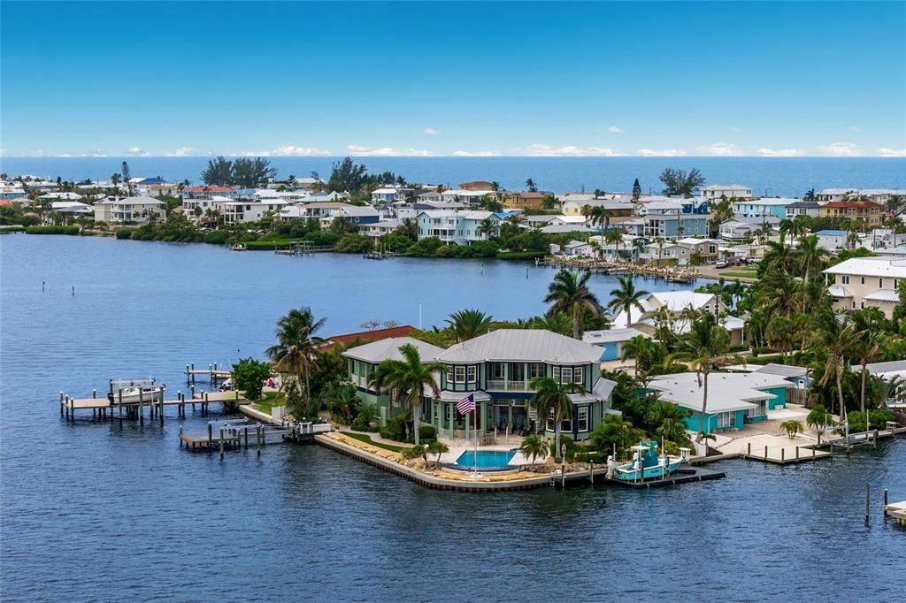 For Sale: $5,495,000 (4 beds, 4 baths, 4007 Square Feet)