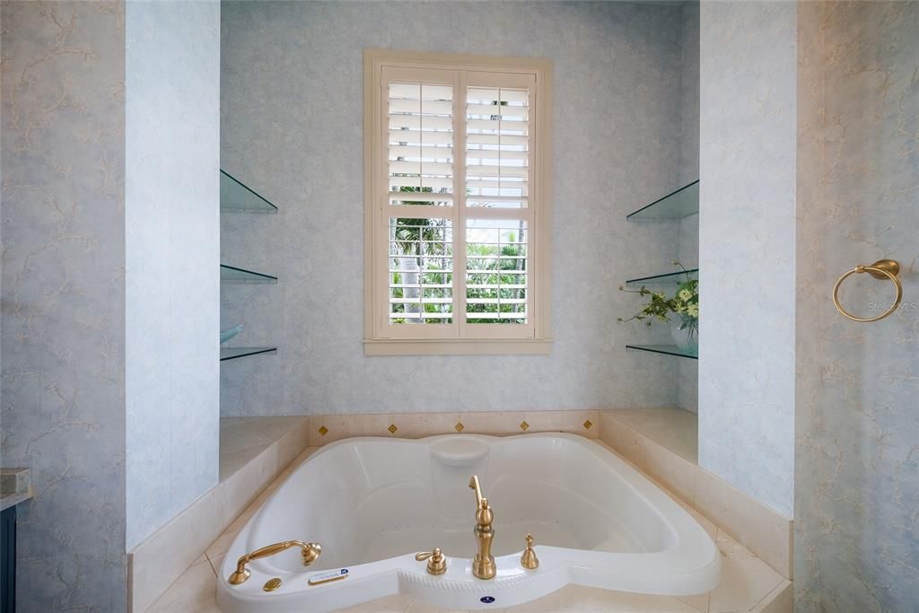 For Sale: $5,495,000 (4 beds, 4 baths, 4007 Square Feet)