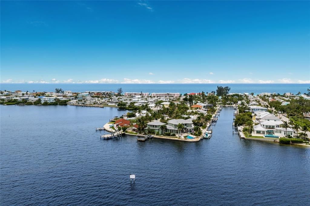 For Sale: $5,495,000 (4 beds, 4 baths, 4007 Square Feet)