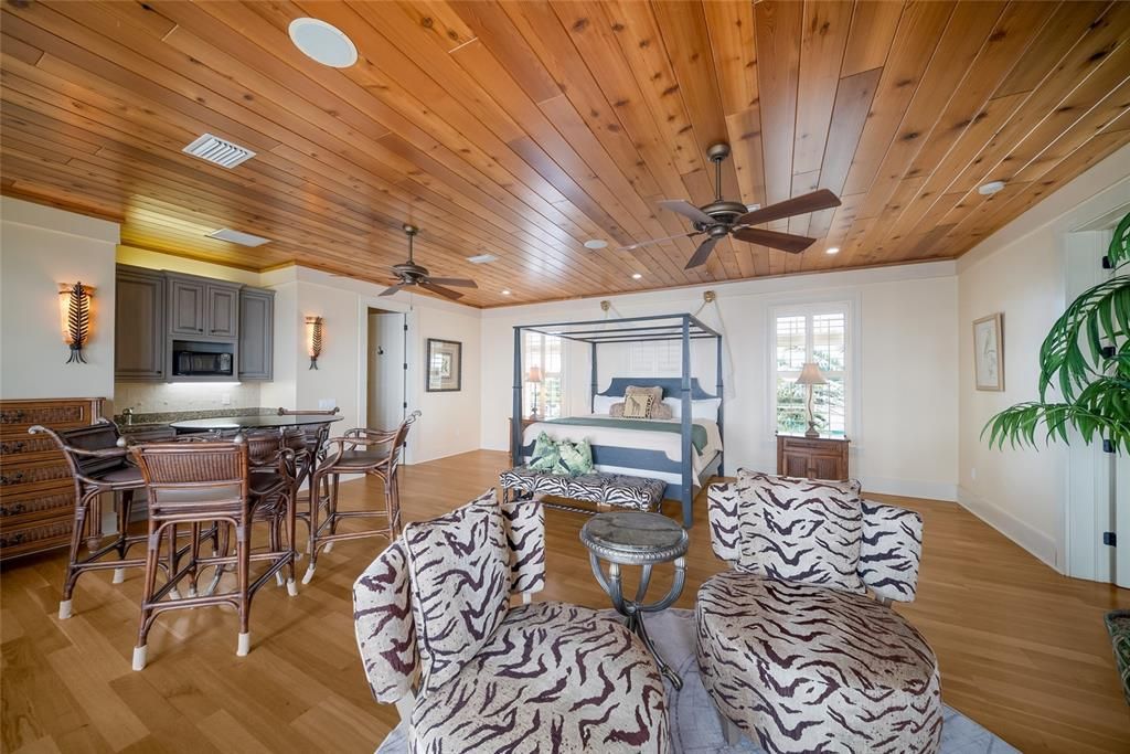 For Sale: $5,495,000 (4 beds, 4 baths, 4007 Square Feet)