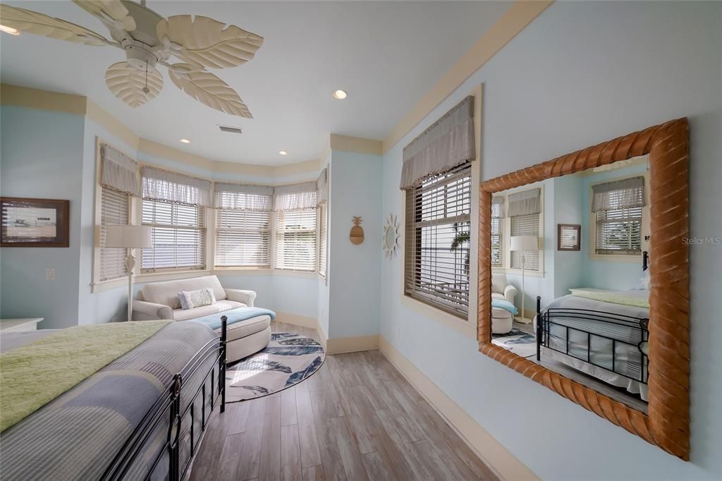 For Sale: $5,495,000 (4 beds, 4 baths, 4007 Square Feet)