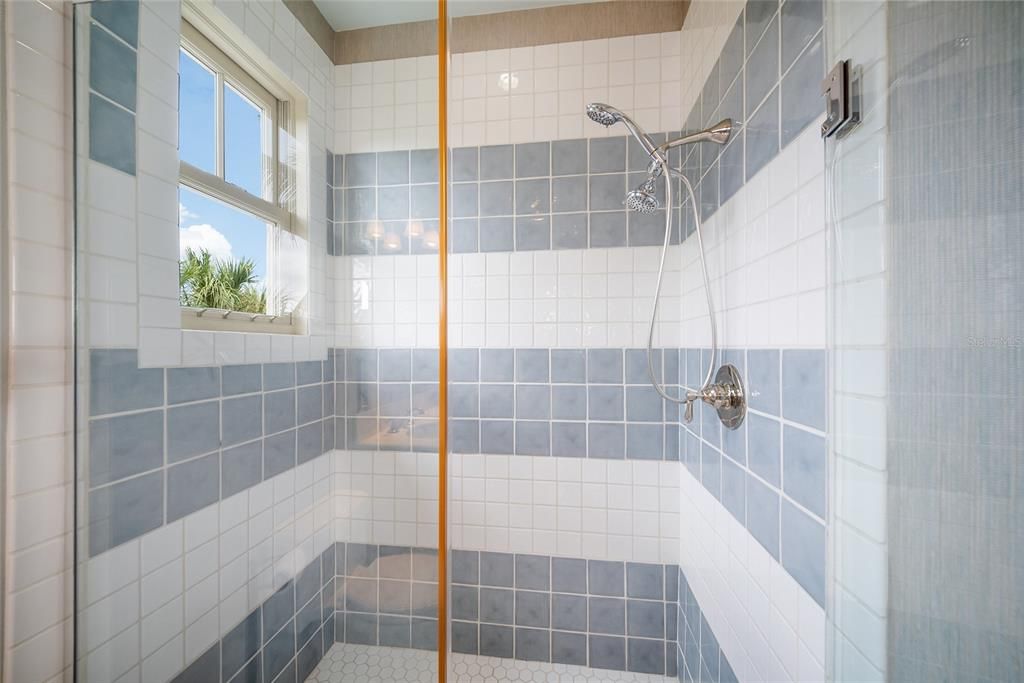 For Sale: $5,495,000 (4 beds, 4 baths, 4007 Square Feet)