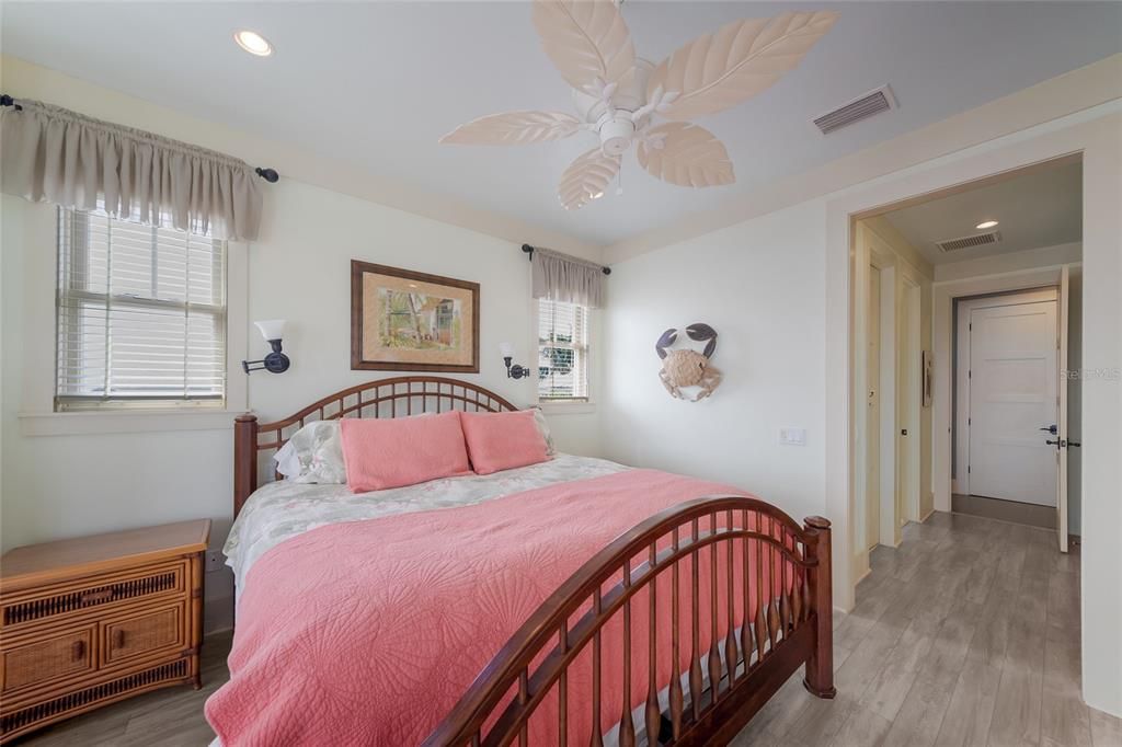 For Sale: $5,495,000 (4 beds, 4 baths, 4007 Square Feet)