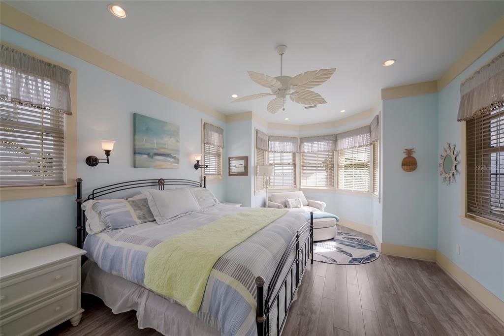 For Sale: $5,495,000 (4 beds, 4 baths, 4007 Square Feet)