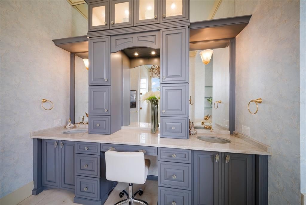 For Sale: $5,495,000 (4 beds, 4 baths, 4007 Square Feet)