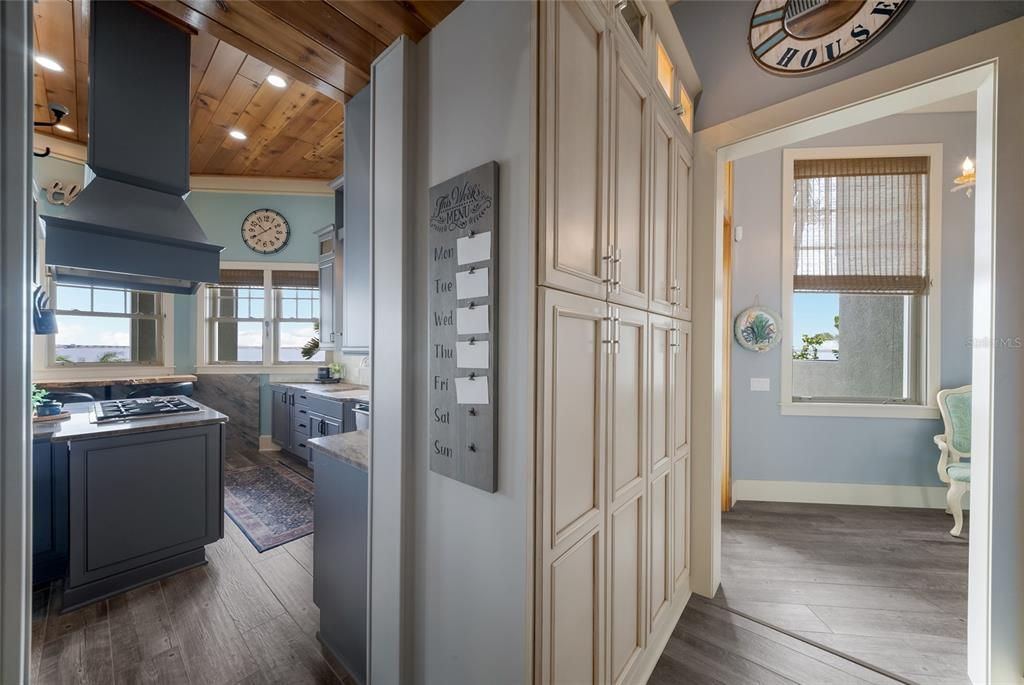 For Sale: $5,495,000 (4 beds, 4 baths, 4007 Square Feet)