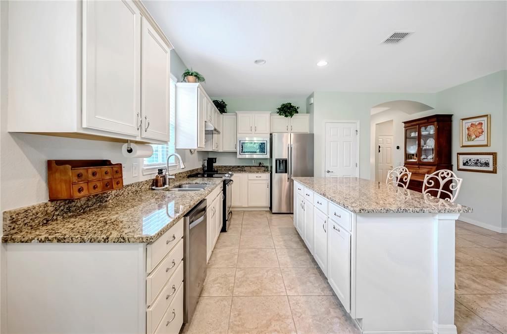For Sale: $346,643 (2 beds, 2 baths, 1687 Square Feet)