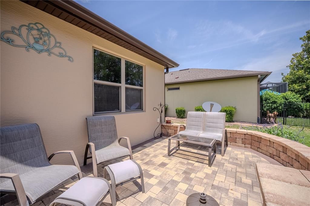 For Sale: $346,643 (2 beds, 2 baths, 1687 Square Feet)