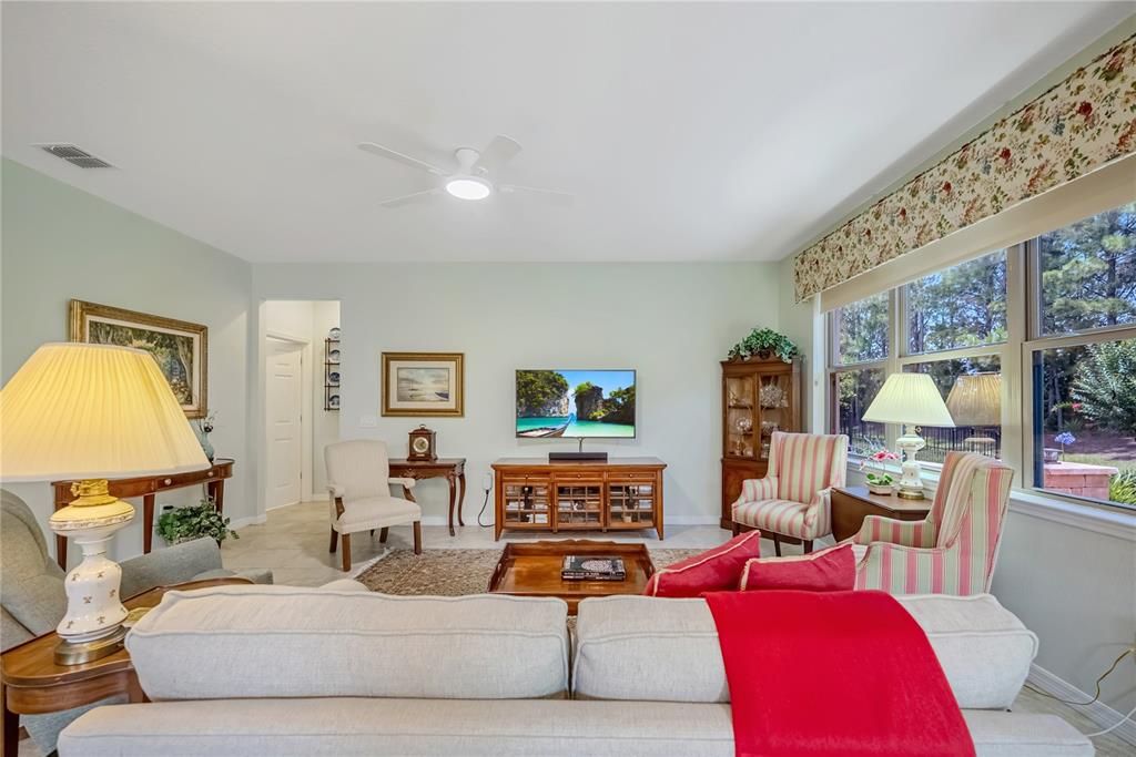 For Sale: $346,643 (2 beds, 2 baths, 1687 Square Feet)