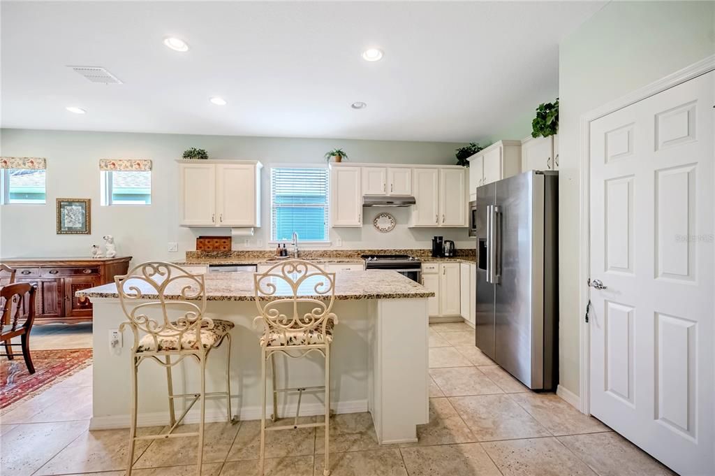 For Sale: $346,643 (2 beds, 2 baths, 1687 Square Feet)
