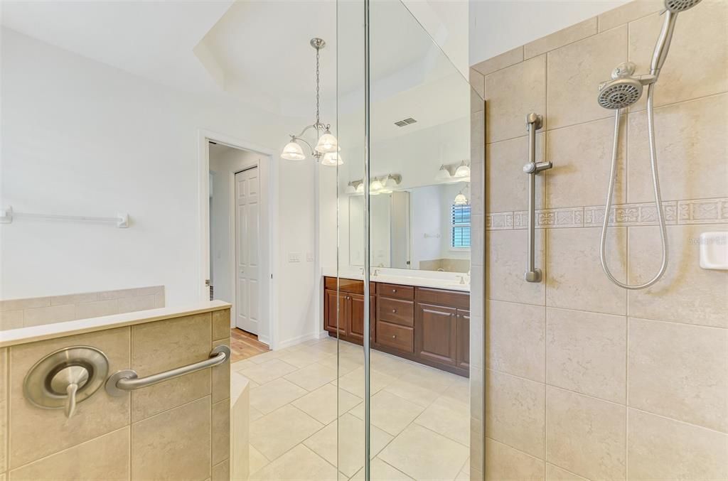 En Venta: $520,000 (4 camas, 3 baños, 2576 Pies cuadrados)