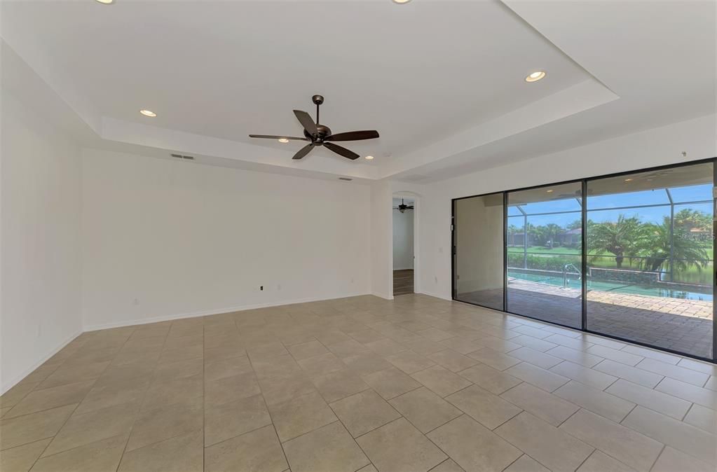 En Venta: $520,000 (4 camas, 3 baños, 2576 Pies cuadrados)