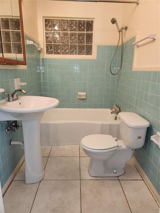 В аренду: $2,050 (2 спален, 1 ванн, 1422 Квадратных фут)