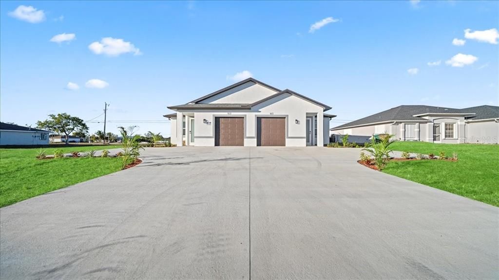 En Venta: $529,900 (12 camas, 0 baños, 2498 Pies cuadrados)