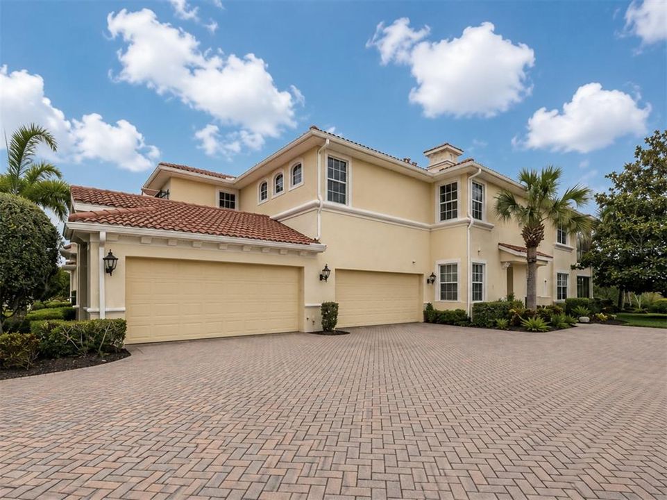 For Sale: $495,000 (3 beds, 2 baths, 2326 Square Feet)