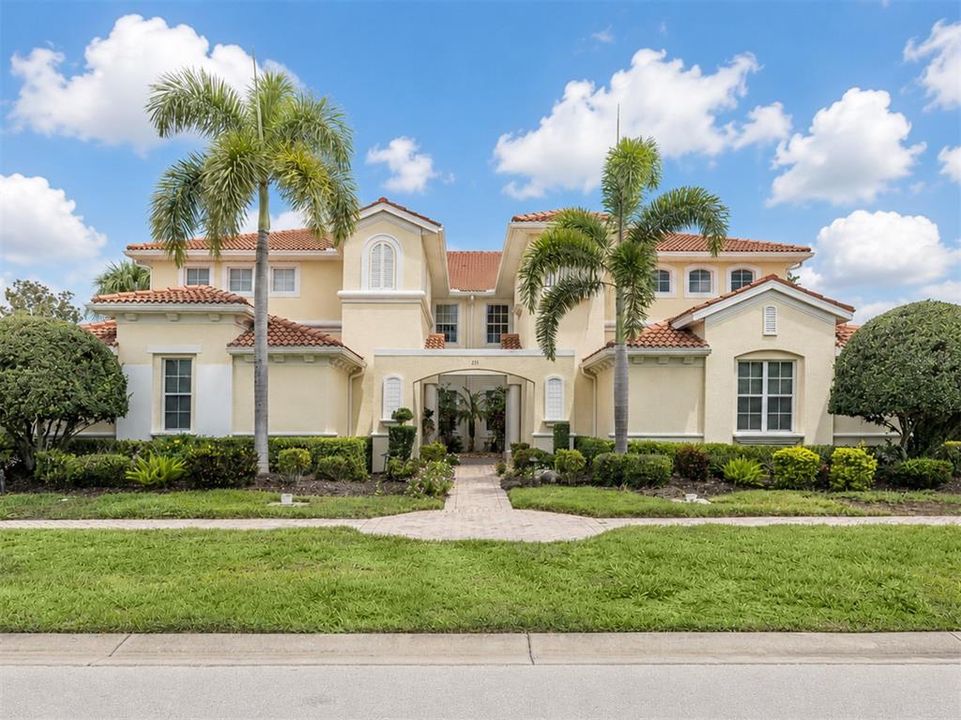 For Sale: $495,000 (3 beds, 2 baths, 2326 Square Feet)