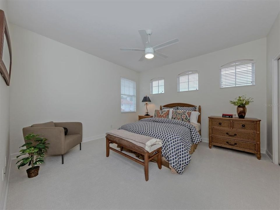 For Sale: $495,000 (3 beds, 2 baths, 2326 Square Feet)
