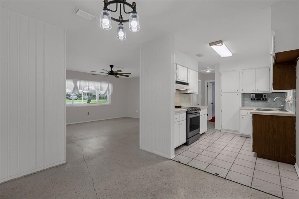 En Venta: $399,900 (3 camas, 2 baños, 1888 Pies cuadrados)
