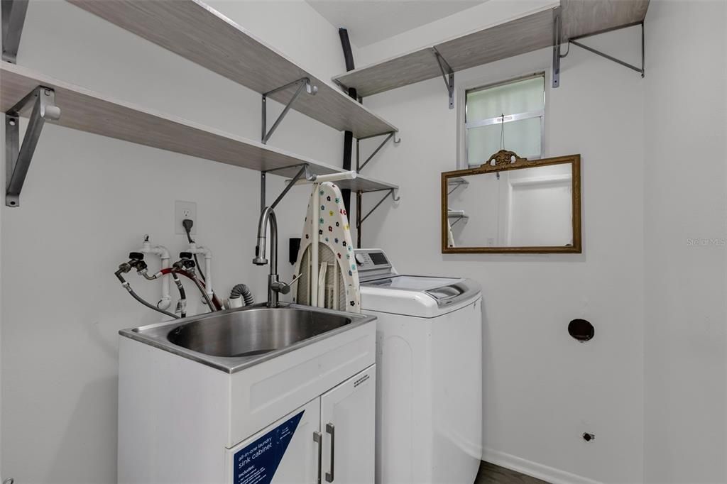 En Venta: $399,900 (3 camas, 2 baños, 1888 Pies cuadrados)