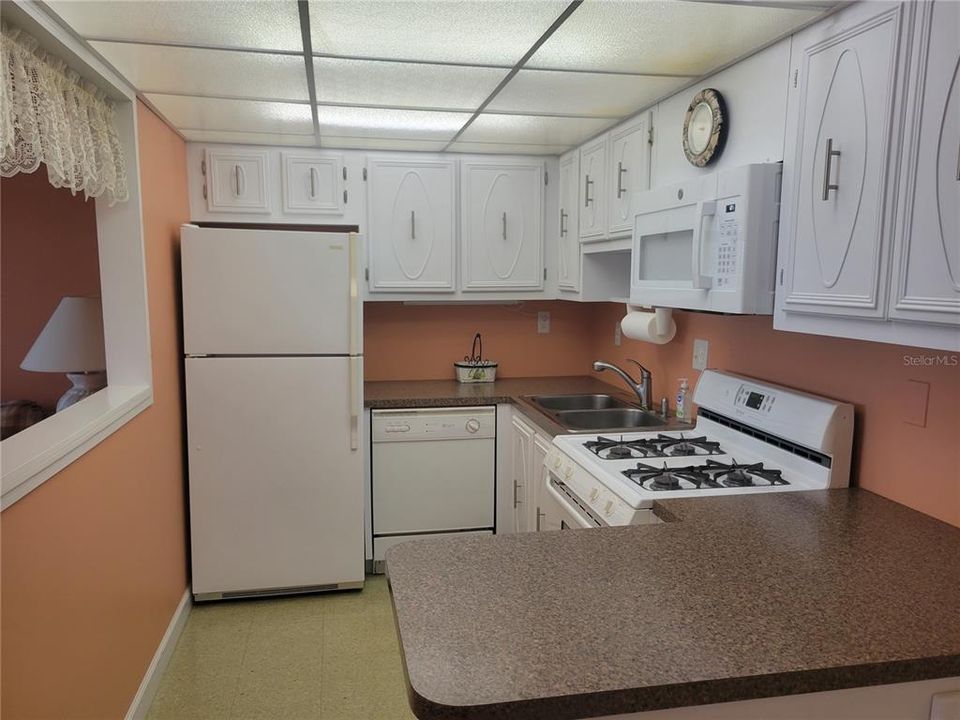 For Sale: $97,500 (1 beds, 1 baths, 790 Square Feet)