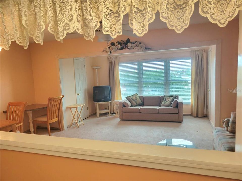 For Sale: $97,500 (1 beds, 1 baths, 790 Square Feet)