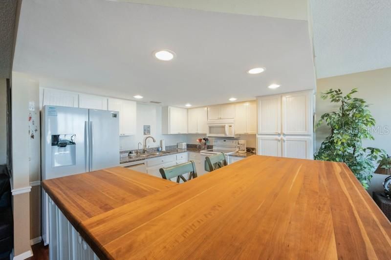 En Venta: $595,000 (2 camas, 2 baños, 1250 Pies cuadrados)