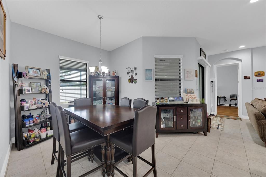 For Sale: $499,900 (3 beds, 3 baths, 2287 Square Feet)
