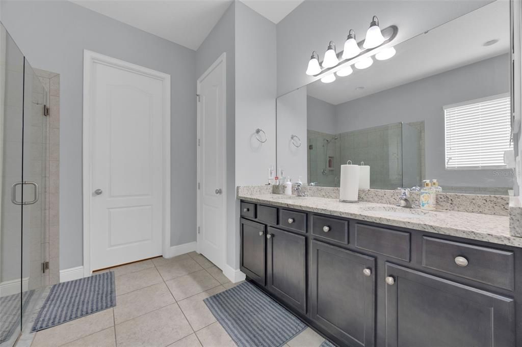 For Sale: $499,900 (3 beds, 3 baths, 2287 Square Feet)