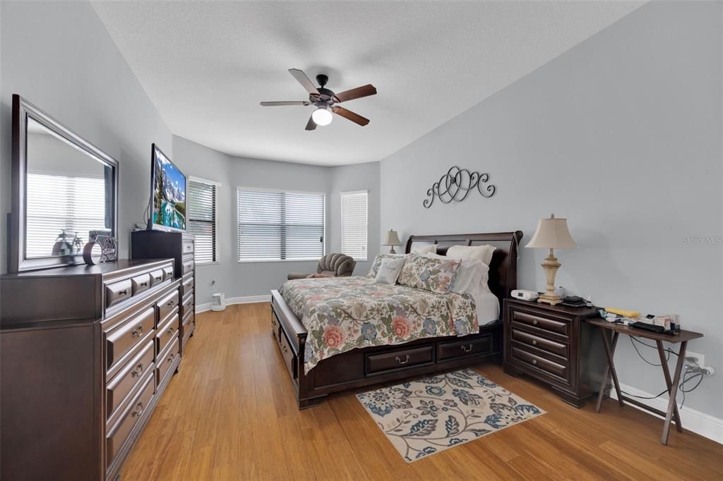 For Sale: $499,900 (3 beds, 3 baths, 2287 Square Feet)