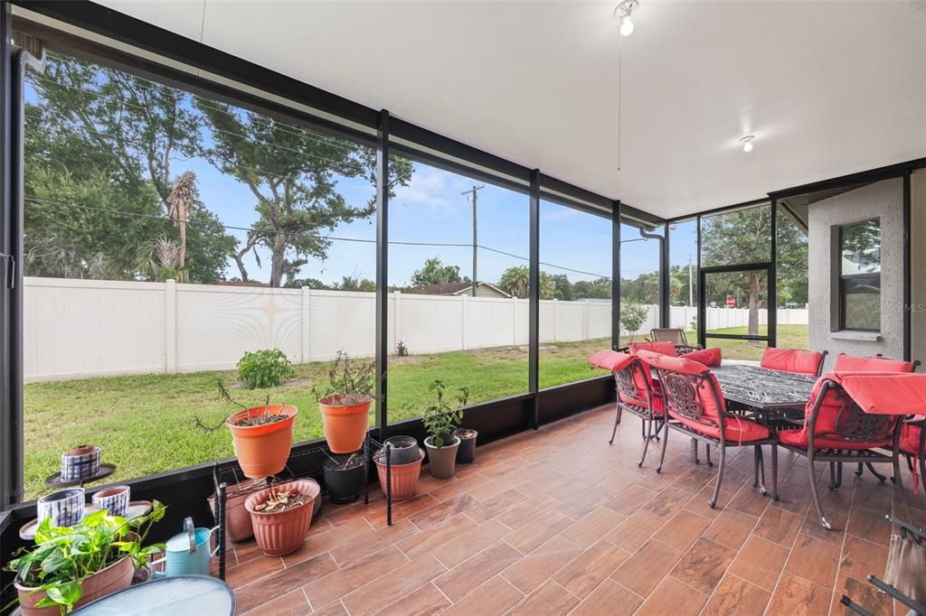 For Sale: $499,900 (3 beds, 3 baths, 2287 Square Feet)