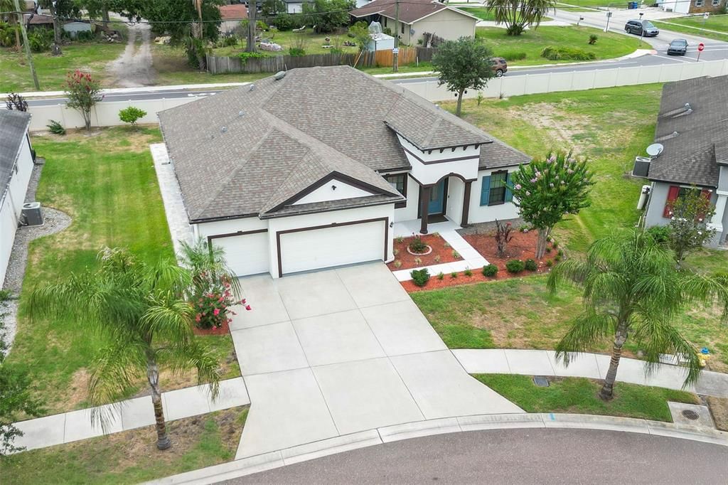 For Sale: $499,900 (3 beds, 3 baths, 2287 Square Feet)