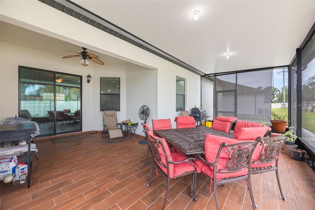 For Sale: $499,900 (3 beds, 3 baths, 2287 Square Feet)
