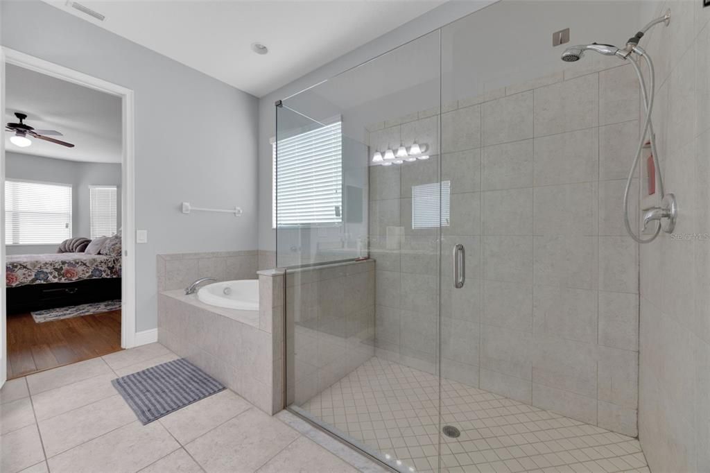 For Sale: $499,900 (3 beds, 3 baths, 2287 Square Feet)