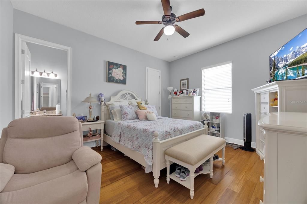 For Sale: $499,900 (3 beds, 3 baths, 2287 Square Feet)