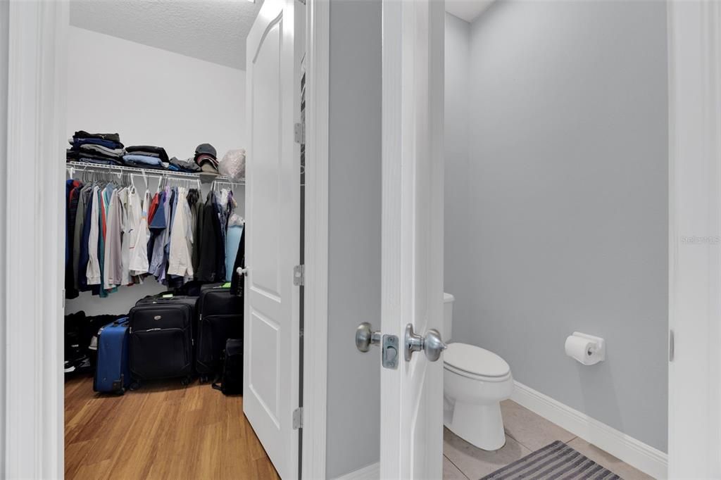 For Sale: $499,900 (3 beds, 3 baths, 2287 Square Feet)