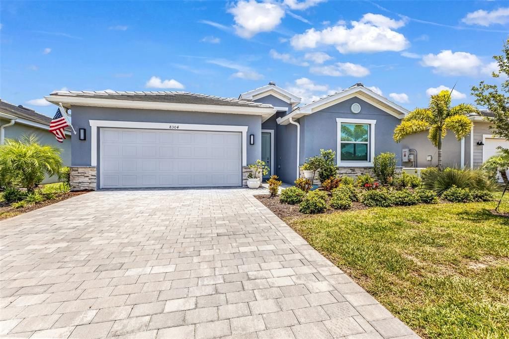 For Sale: $360,000 (4 beds, 3 baths, 2027 Square Feet)