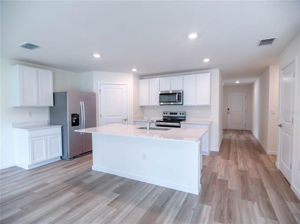 For Rent: $2,100 (3 beds, 2 baths, 1328 Square Feet)