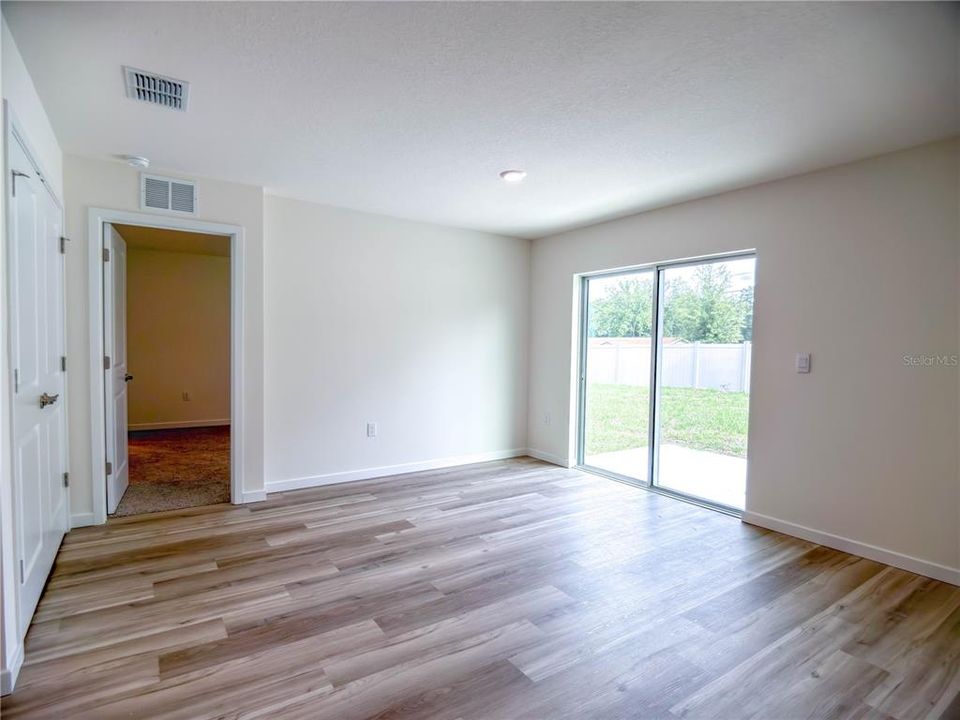 For Rent: $2,100 (3 beds, 2 baths, 1328 Square Feet)