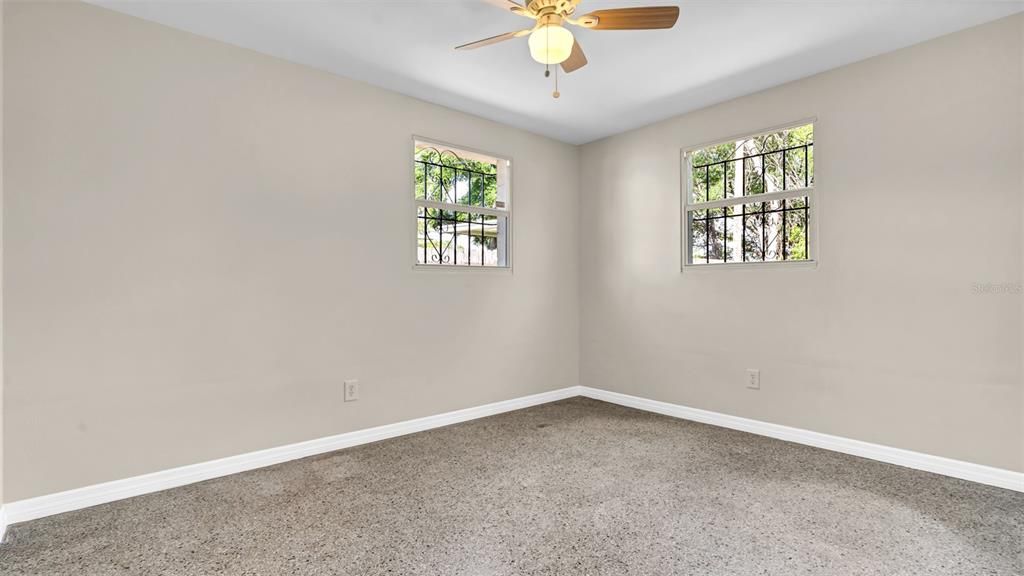 Active With Contract: $325,000 (3 beds, 1 baths, 1130 Square Feet)