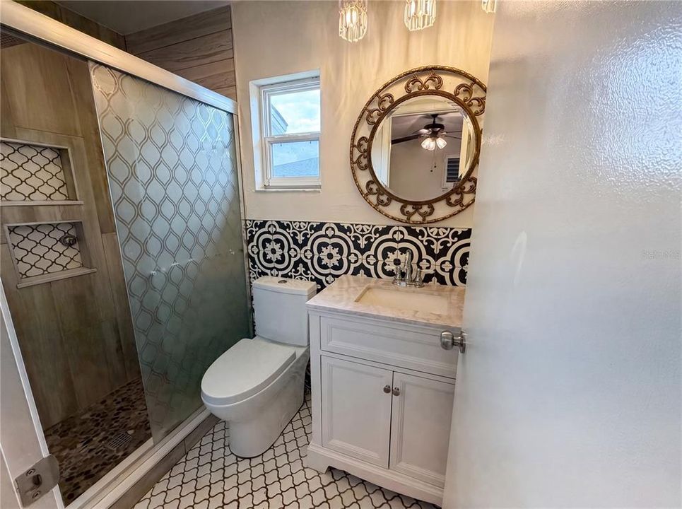 For Sale: $315,000 (3 beds, 2 baths, 988 Square Feet)