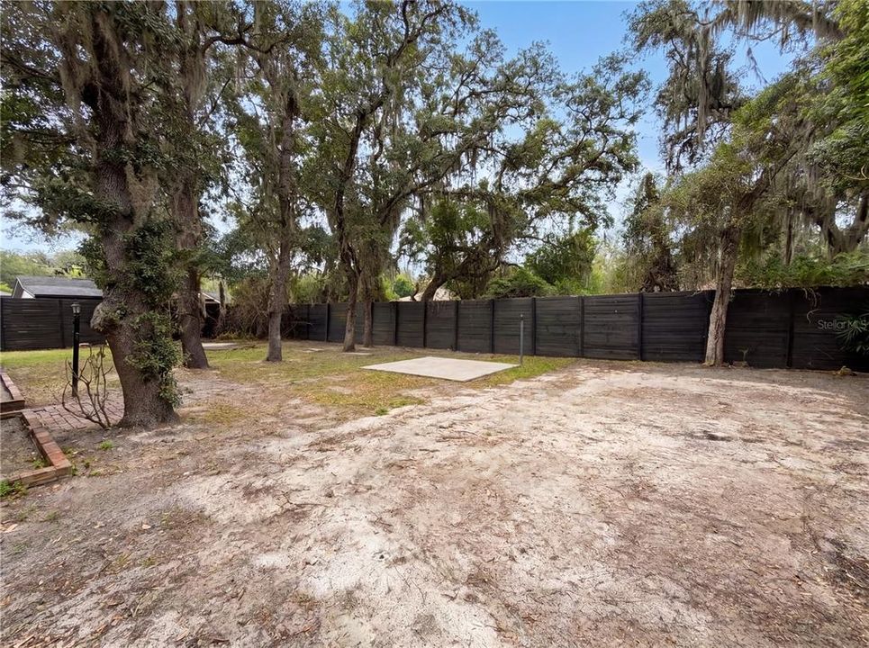 For Sale: $315,000 (3 beds, 2 baths, 988 Square Feet)