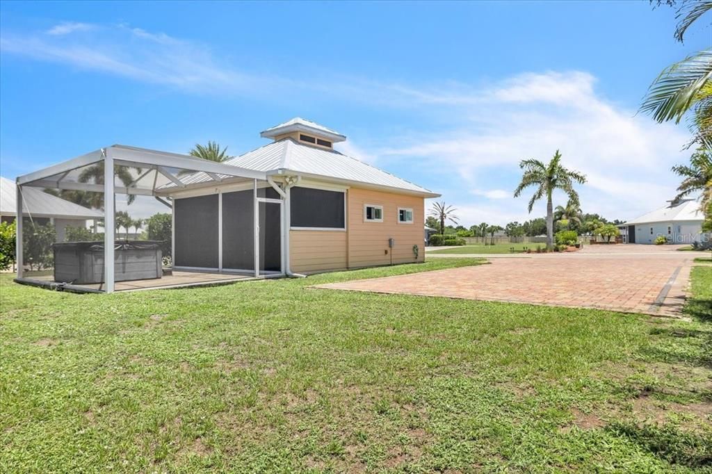 For Sale: $257,000 (1 beds, 1 baths, 264 Square Feet)