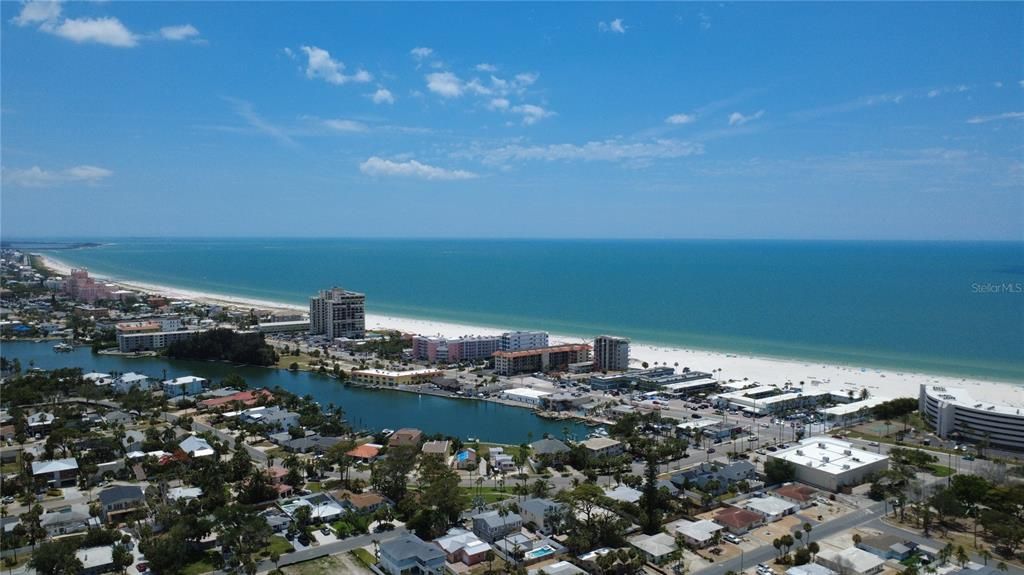На продажу: $369,000 (0.18 acres)