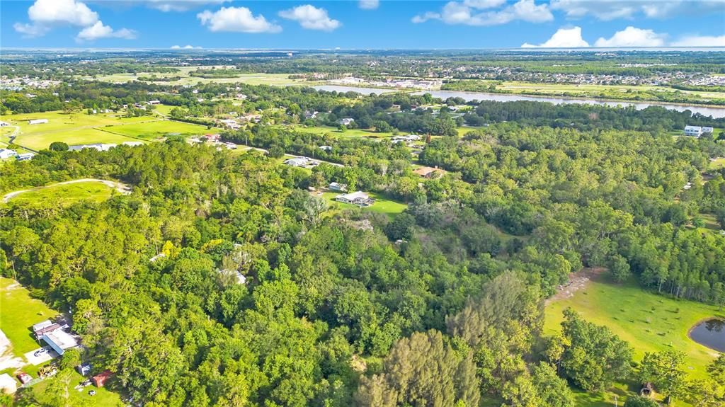 待售: $250,000 (2.85 acres)