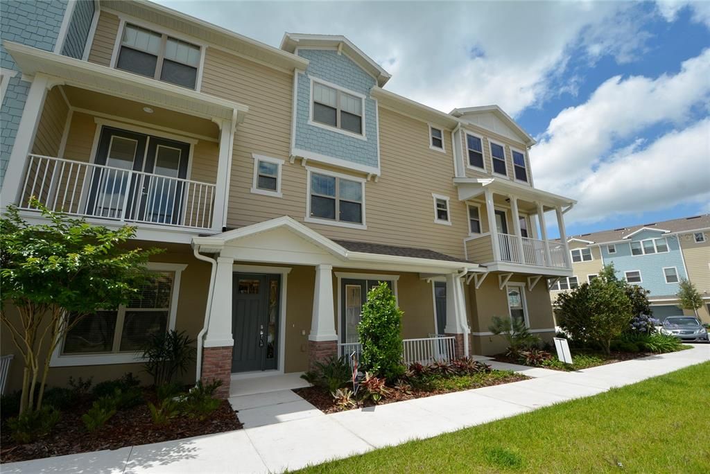 For Rent: $2,950 (3 beds, 3 baths, 2107 Square Feet)