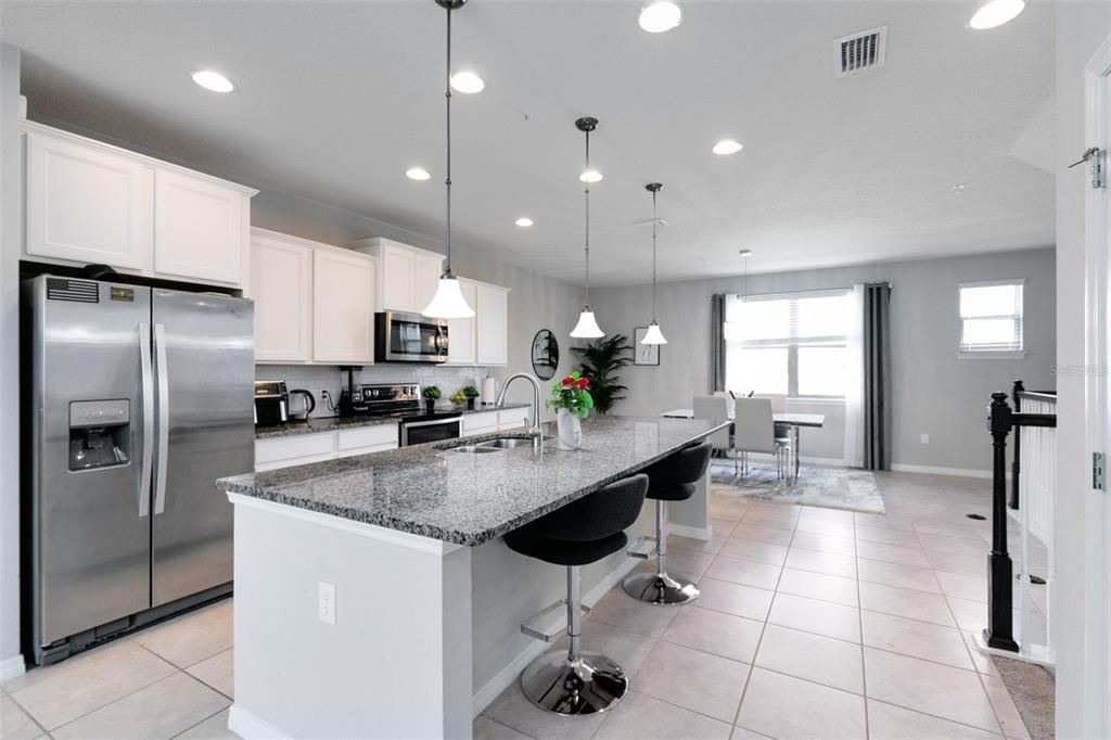 For Rent: $2,950 (3 beds, 3 baths, 2107 Square Feet)